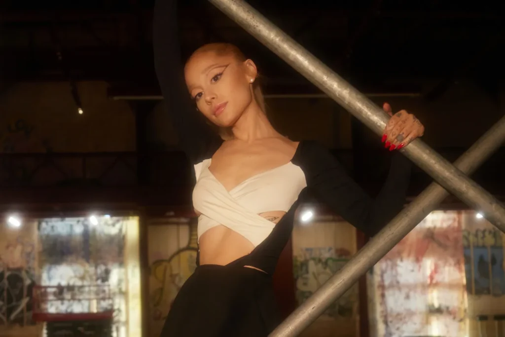 ariana-grande-album-eternal sunshine