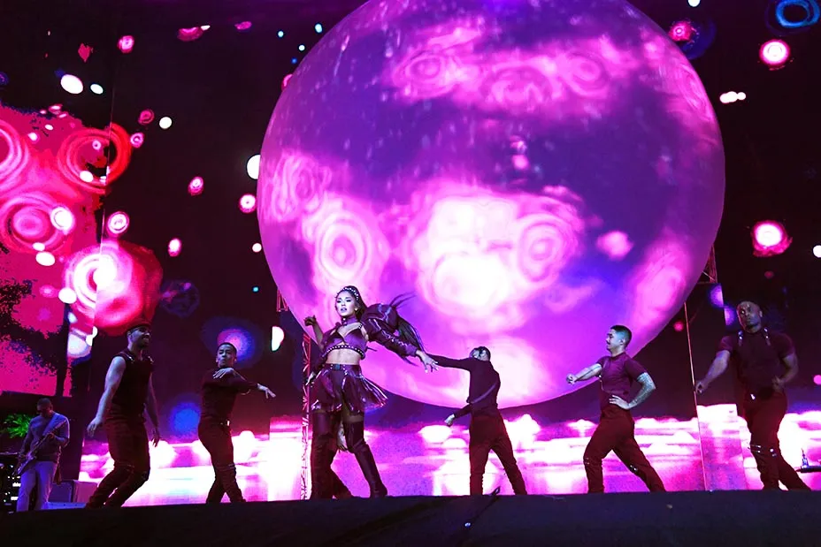 ariana_grande_coachella performance