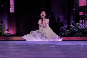 Ariana Grande shines in Florida